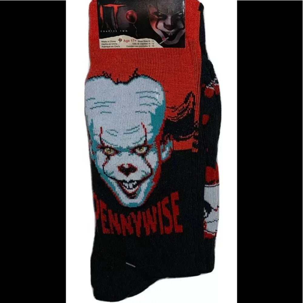 IT Pennywise Crew Socks 2 Pair Mens 6-12 Black Red Horror Movie King NEW! Clown